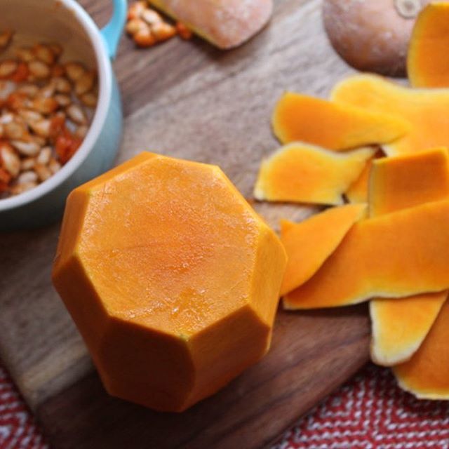Fall is upon us and produce shelves are being loaded with beautiful squashes and pumpkins!  Don’t shy away from these harvest season favorites just because you aren’t sure how to peel and cook them.  Instead, join us tomorrow at 2pm (@getvie.com) for a L… ift.tt/2RmHjXk