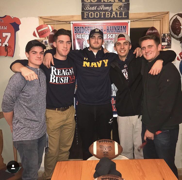 R_Wallace3304's tweet photo. Happy nasty 19 to my best friend, my brother, and overall the best guy I know. I love and appreciate you more than u know brotha❤️ see you in an hour u nasty son of a bitch https://t.co/yXFQI7NaJP