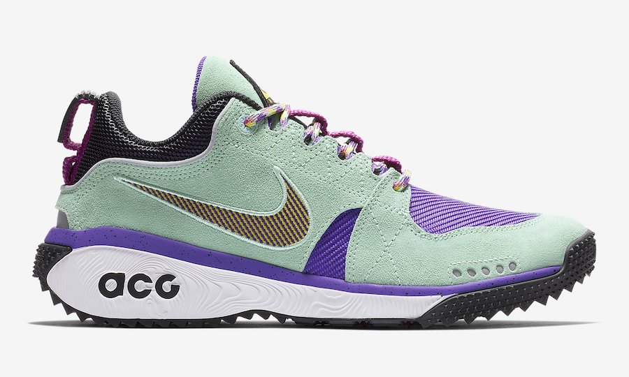 nike acg dog mountain trail shoe