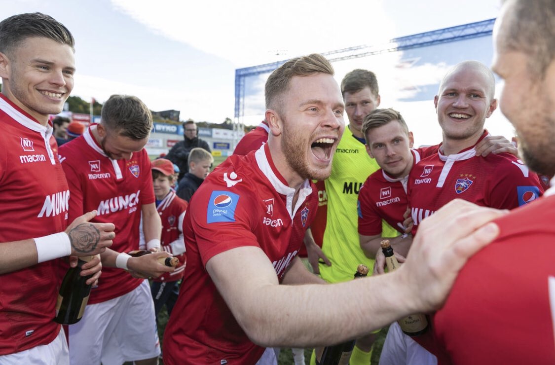 arnarsveinn's tweet photo. "Svo sagði Gústi Gylfa það sem mér fannst svo gott, "Valsmenn ekki eins góðir og þeir halda" 😂😂" https://t.co/BFBkTEsEwe