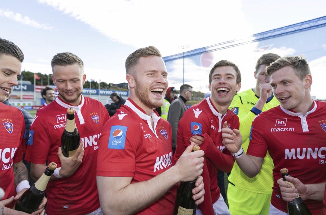 arnarsveinn's tweet photo. "Svo sagði Gústi Gylfa það sem mér fannst svo gott, "Valsmenn ekki eins góðir og þeir halda" 😂😂" https://t.co/BFBkTEsEwe