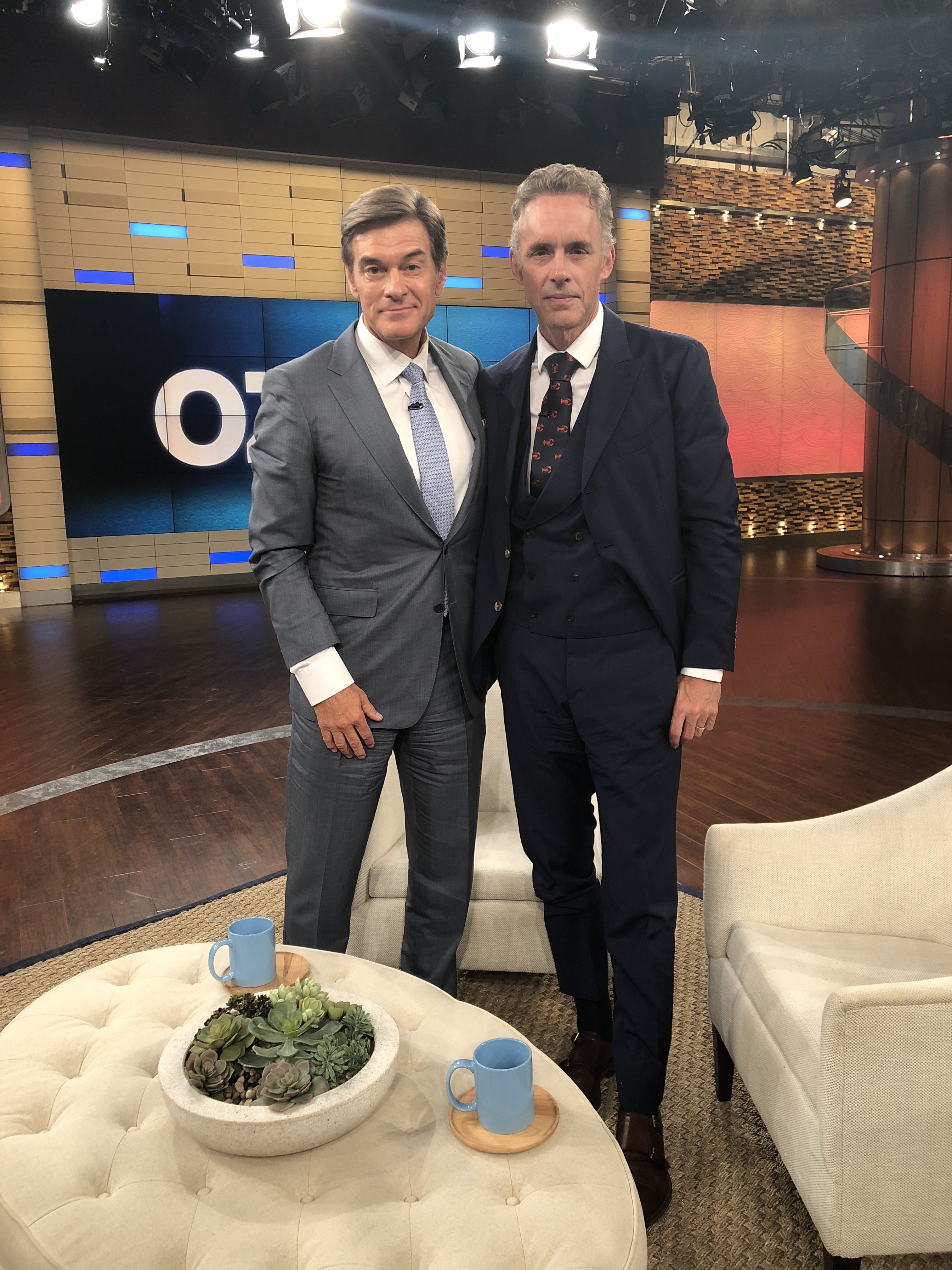 Dr Jordan B Peterson on Twitter: "I'm on Dr. Oz's podcast Oct 2: Download on Apple or an alternative favourite podcast site. https://t.co/SWFmFLCGqo" /