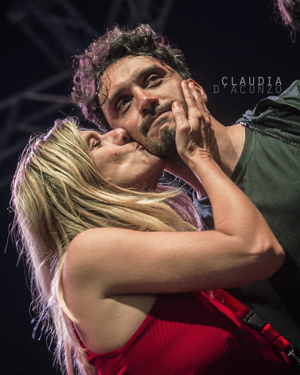 MusicWizard3's tweet photo. @FedeAngeli @FabrizioMoroOff 
Grazie per la splendida serata!
#OstiaSiamoNoi #Noi https://t.co/w2f3tmMw9F