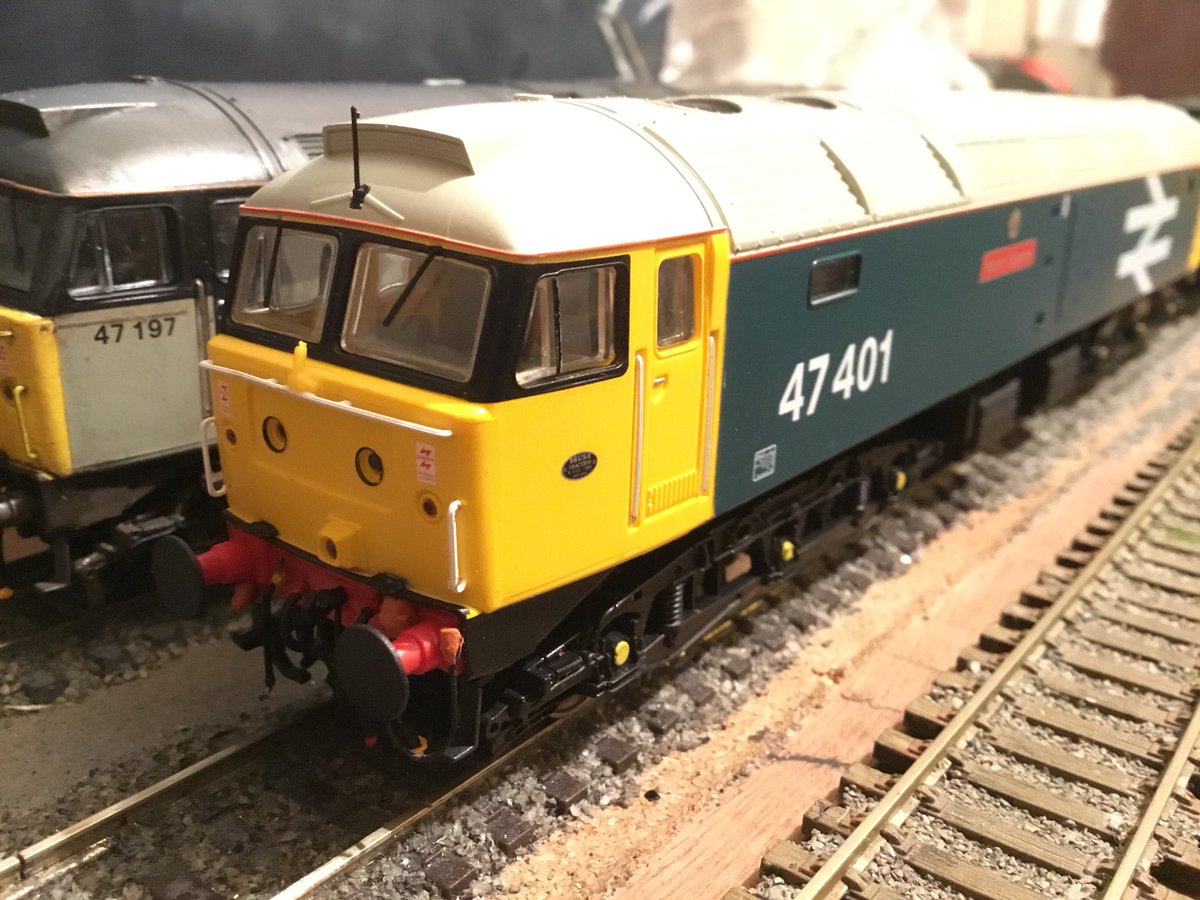 CicelyTmd's tweet photo. 01/10/18 47401 North Eastern project
Ex works 🤔 😮
#ViTrains #DuffsRule #CicelyBridgeMotivePower #DCCsound
Lost one of the valves between the tanks, so annoying 😫 https://t.co/BuvcwYfoBB