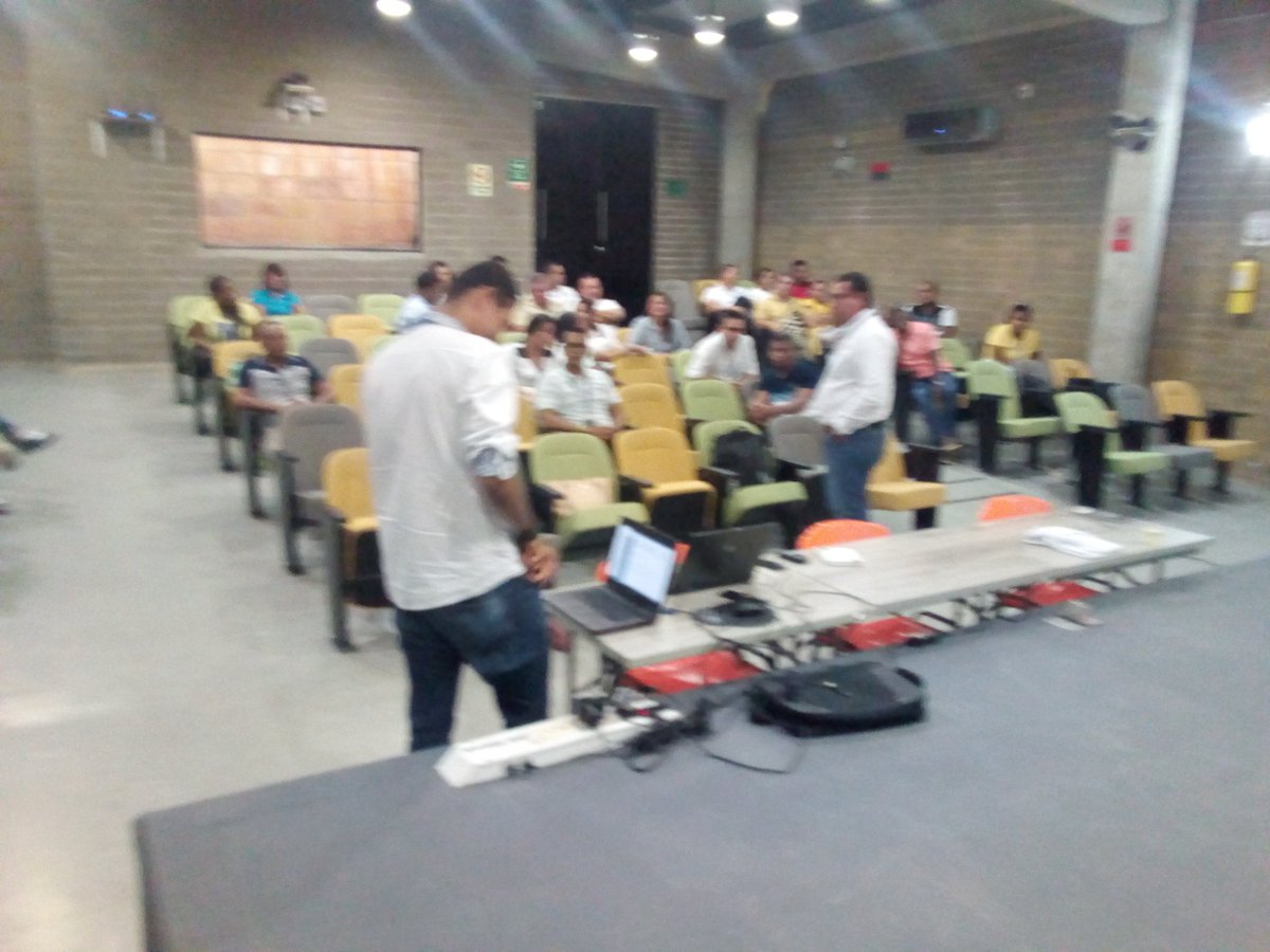 hpaterninae's tweet photo. Charla de economía naranja dirigida a los instructores del CFMA, con el fin de iniciar orientación de aprendices y futuras ofertas. @CoordAcad_CFMA @SBDIR_SENACFMA @SenaCfma https://t.co/5A7E0FRNTQ