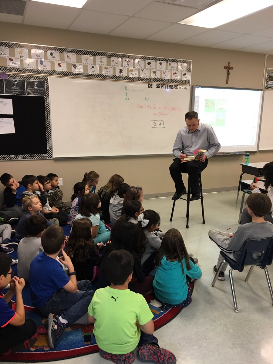 srta_perri's tweet photo. What a great start to #ReadinWeek 2018! Thank you to our guests @johnkorassa for reading to Grade 4/5C this morning and @DaneSadownyk for reading to Grade 4C this afternoon! #FLGreads #FLGpride #ecsdfaithinspires https://t.co/TPfBjUcJ2S