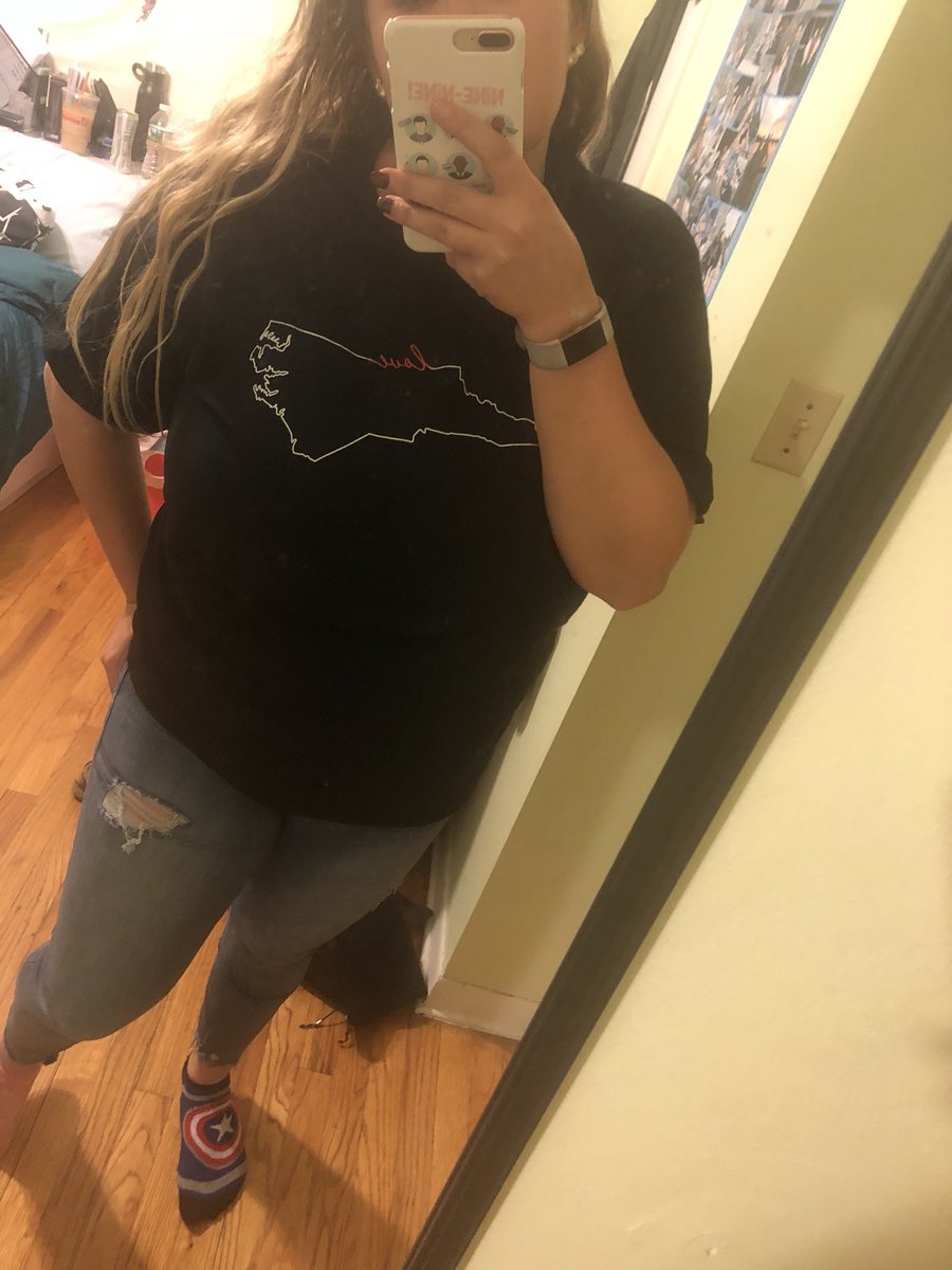 juliaaaxo17's tweet image. so glad i got this shirt to support such an amazing cause put out by amazing people ❤️ Thank you all for everything you’re doing to help #capefearlesschallenge 
@HilarieBurton