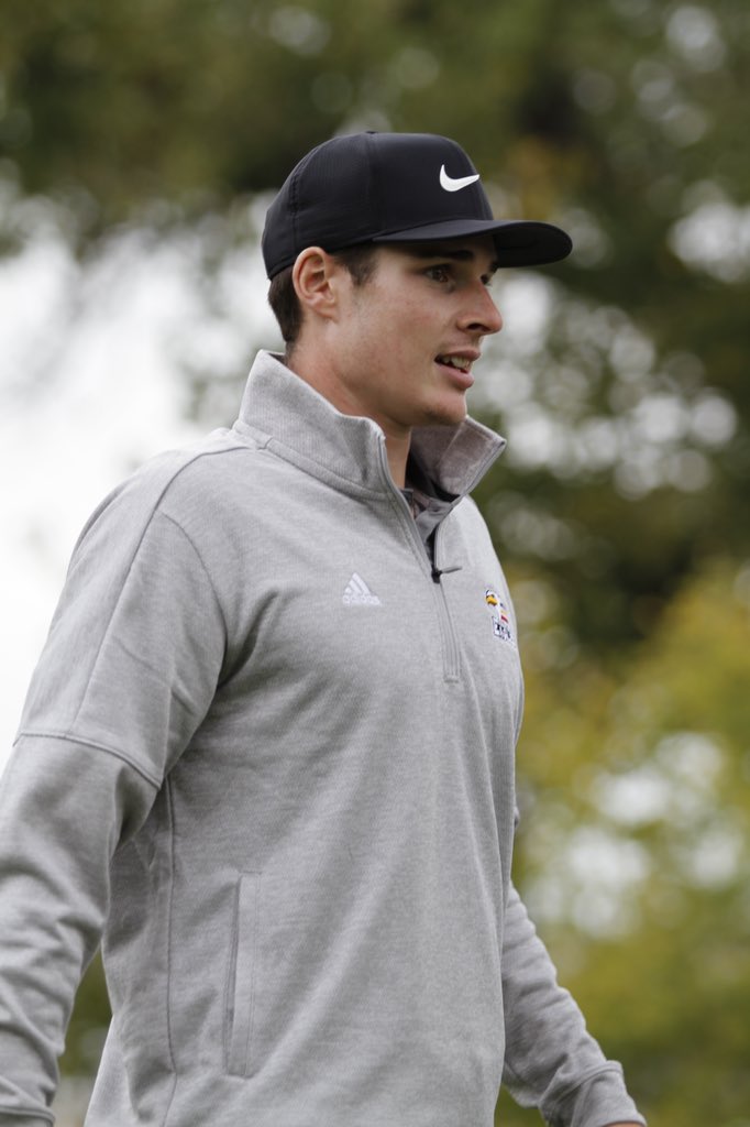 Big man. Swing hard. 

#EaglesCountry