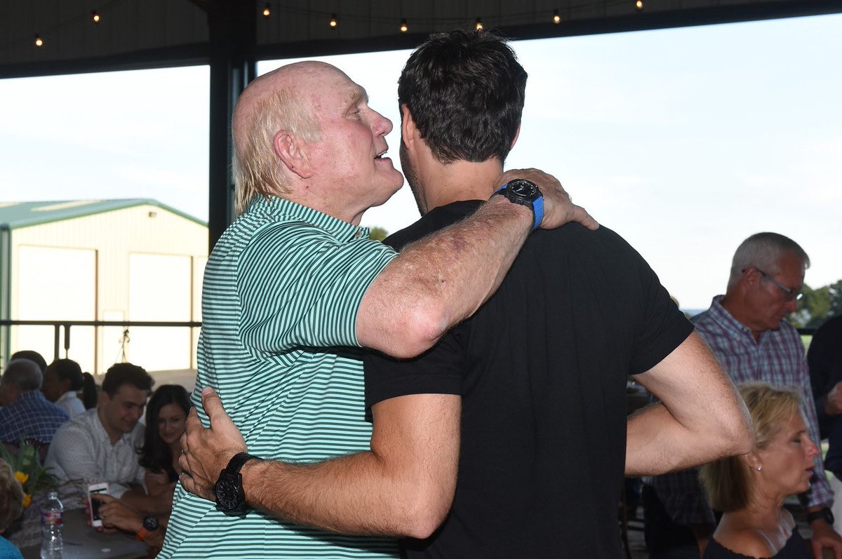JeffDye's tweet photo. There are some people in this world that every second are fun and full of laughs. Love this dude. #Pops RT if you want more #BetterLateThanNever @nbcbetterlate https://t.co/lSmpyaRKwz