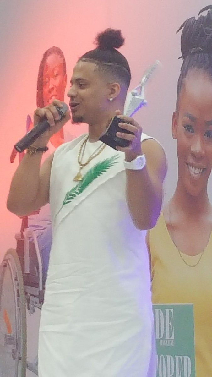iamricoswavey's tweet photo. I received a special recognition for Support of Humanitarian projects!
Thank you @LAMODEMAGAZINE2
I dedicate this award to God and also to my ricorangers . Nachoo
#GreenOctoberEvent2018 https://t.co/swSWl6t3fO