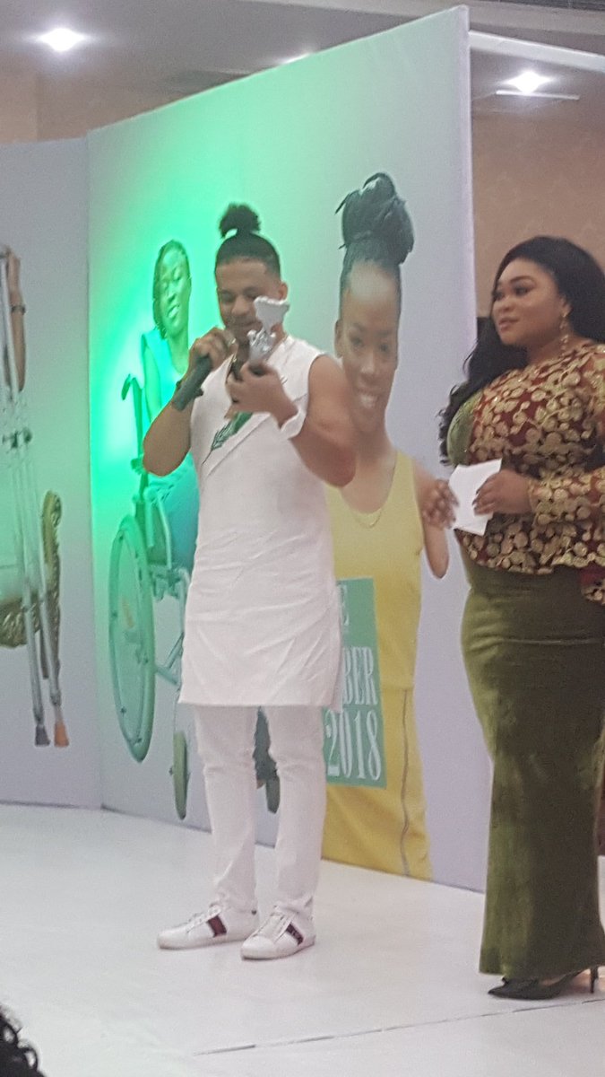 iamricoswavey's tweet photo. I received a special recognition for Support of Humanitarian projects!
Thank you @LAMODEMAGAZINE2
I dedicate this award to God and also to my ricorangers . Nachoo
#GreenOctoberEvent2018 https://t.co/swSWl6t3fO