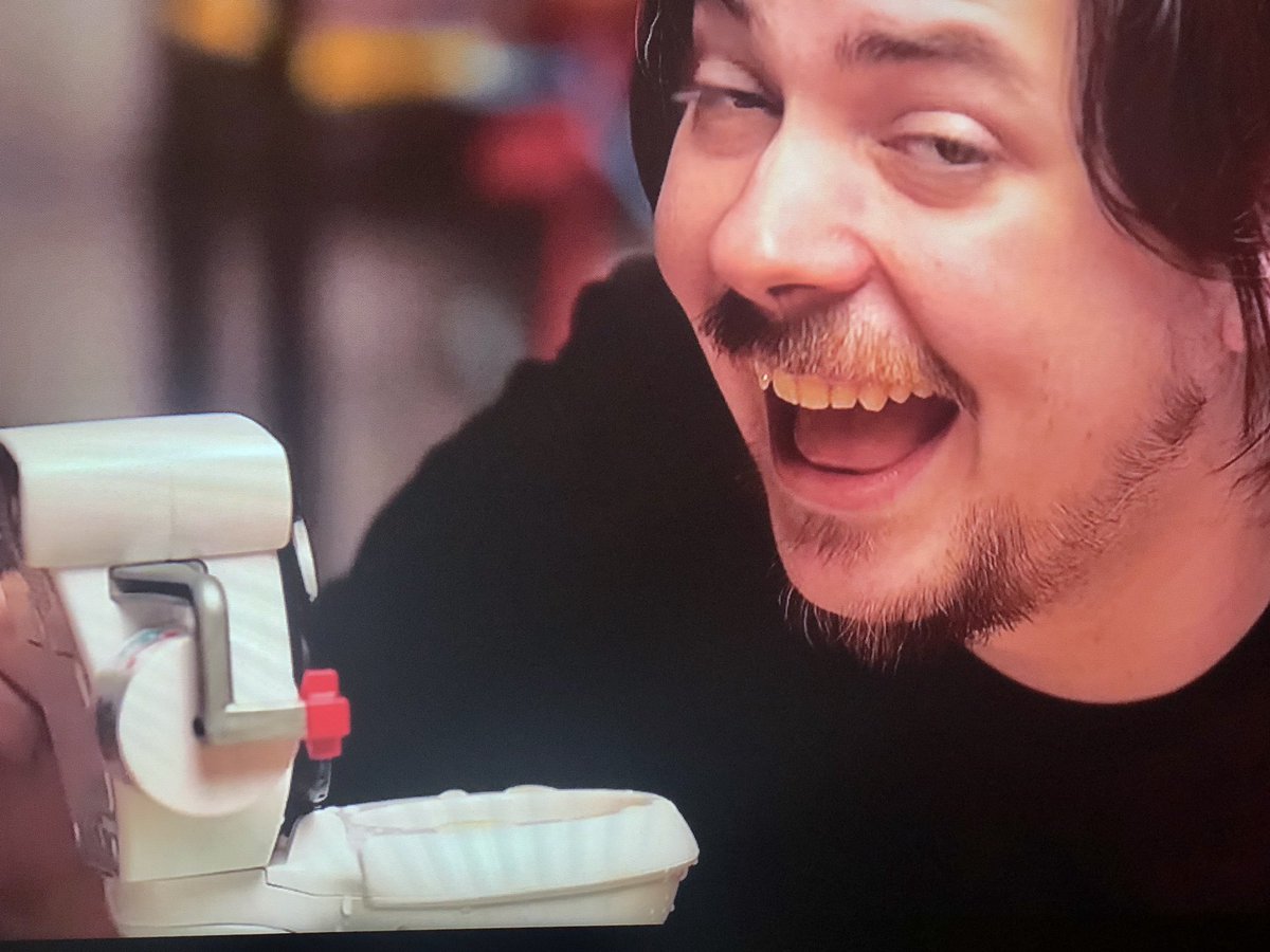 SCRENSHOS's tweet image. i die a little every day