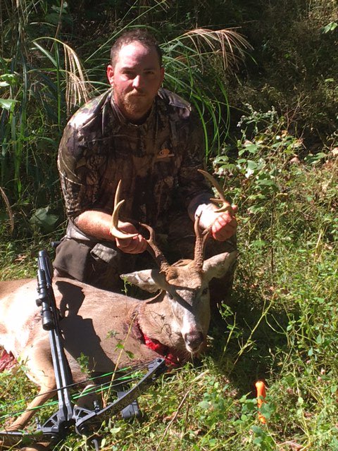 Just_Hunt_It's tweet photo. #crossbow #itscheckedin #9point https://t.co/5RFej2zuxs