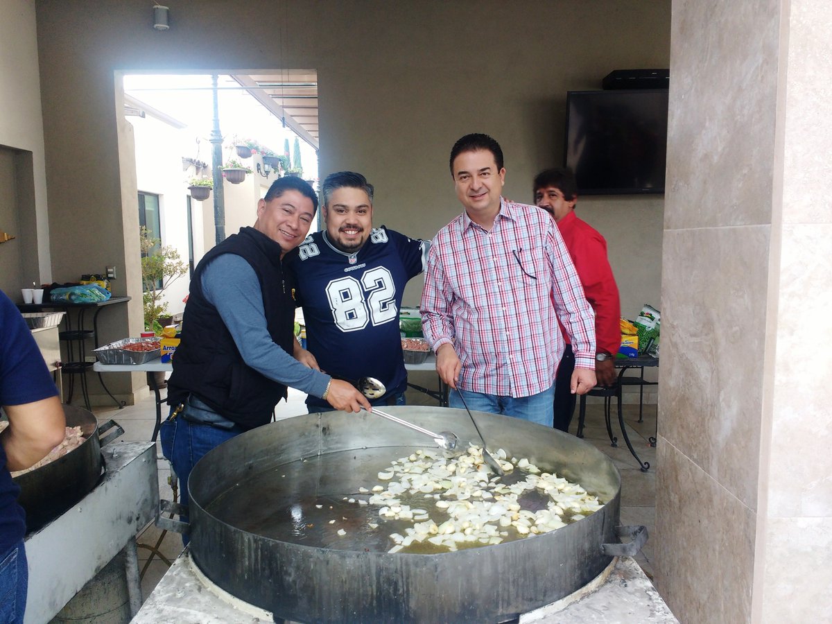 RotarySaltillo's tweet photo. Muchas Gracias a todos los que nos apoyaron ayer en la Tradicional #Paella del Club Rotario de #Saltillo. Todo los recaudado es para seguir fortaleciendo el #Banco de #Prótesis y #Aparatos #Ortopédicos #Distrito4110 #Coahuila #SélaInspiración https://t.co/Y0rtGDebeI