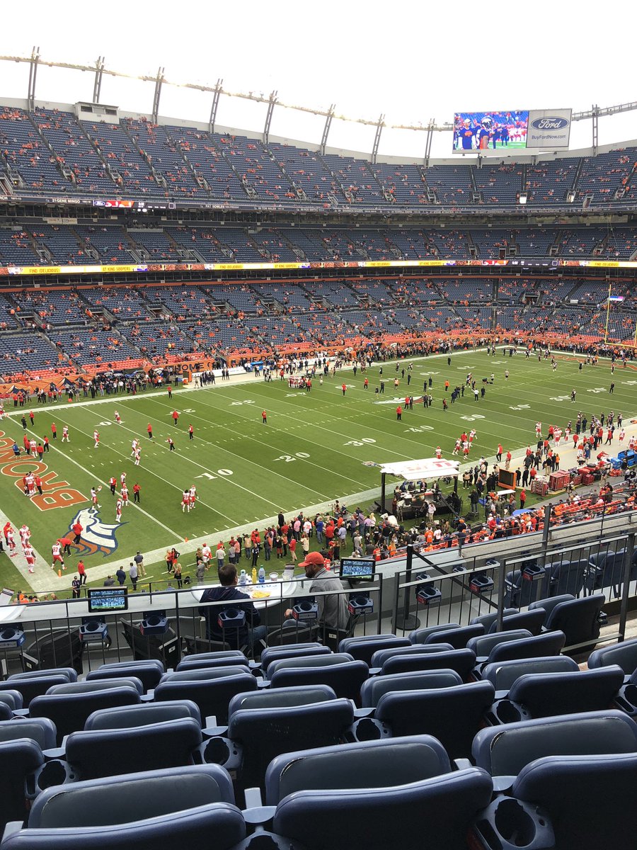 NJBroncoFan's tweet photo. Just about Gametime #BroncosCountry #Broncos https://t.co/gdOz1OUdMY