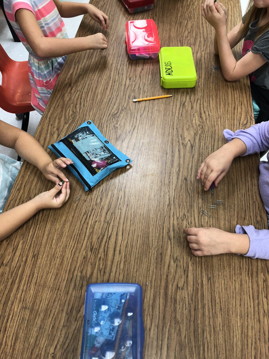 TheMrsLane's tweet photo. Exploring and observing magnets.  @FESfalcons #sciencerocks https://t.co/NZ3voRleU2