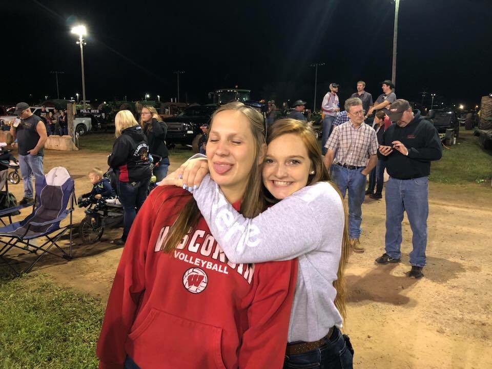 nikihoefs's tweet photo. HAPPY 19Th KYLE !! ❤️Grateful to share the love of Pontiacs with someone as awesome as you! Hoping your night is as amazing as your 18th , go wild mom 🤪 love you so big Ky! @johnsonkylie4 https://t.co/SkRkBh34Uf