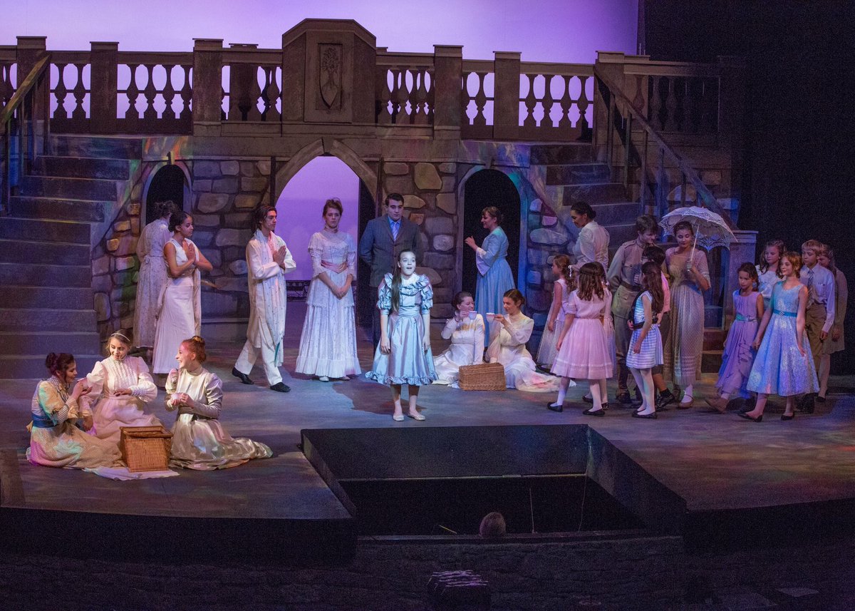 ssstageindy's tweet photo. SUMMER STOCK STAGE AT 16: To celebrate our upcoming 16th season, we'll be giving clues about this summer's exciting line-up! We'll also take a look at the students and the stories that have made Summer Stock so special. Be sure to check back before the big reveal Oct. 16! #SSS16 https://t.co/WsEgPUrDRY