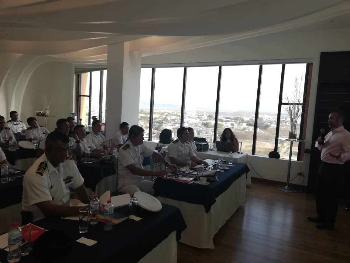 armada_ecuador's tweet photo. #Manabí| Personal de los diferentes repartos acantonados en el sector, recibieron capacitación de: Seguridad Marítima, Prevención e Investigación de Accidentes, Administración de Pólizas, Instrumentación de Siniestros y Coberturas. #UCSMAN https://t.co/cjnvIzcSQ5