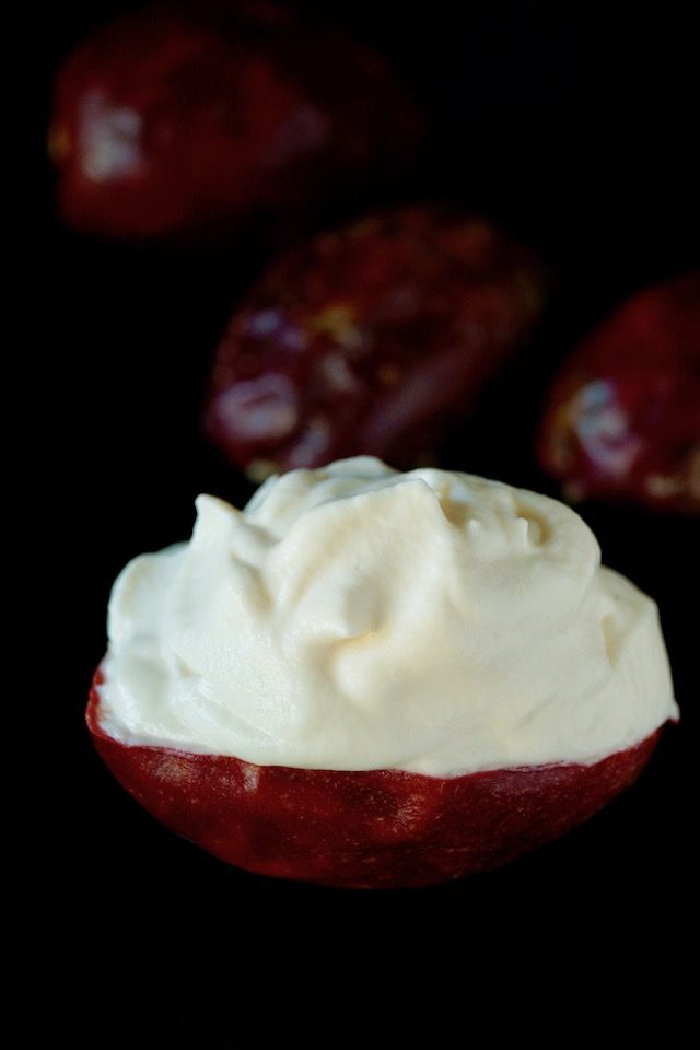 Treat yourself to this Passion Fruit Mousse by <a href="/cookingweekends/">CookingOnTheWeekends</a> 
buff.ly/2P0hRoL