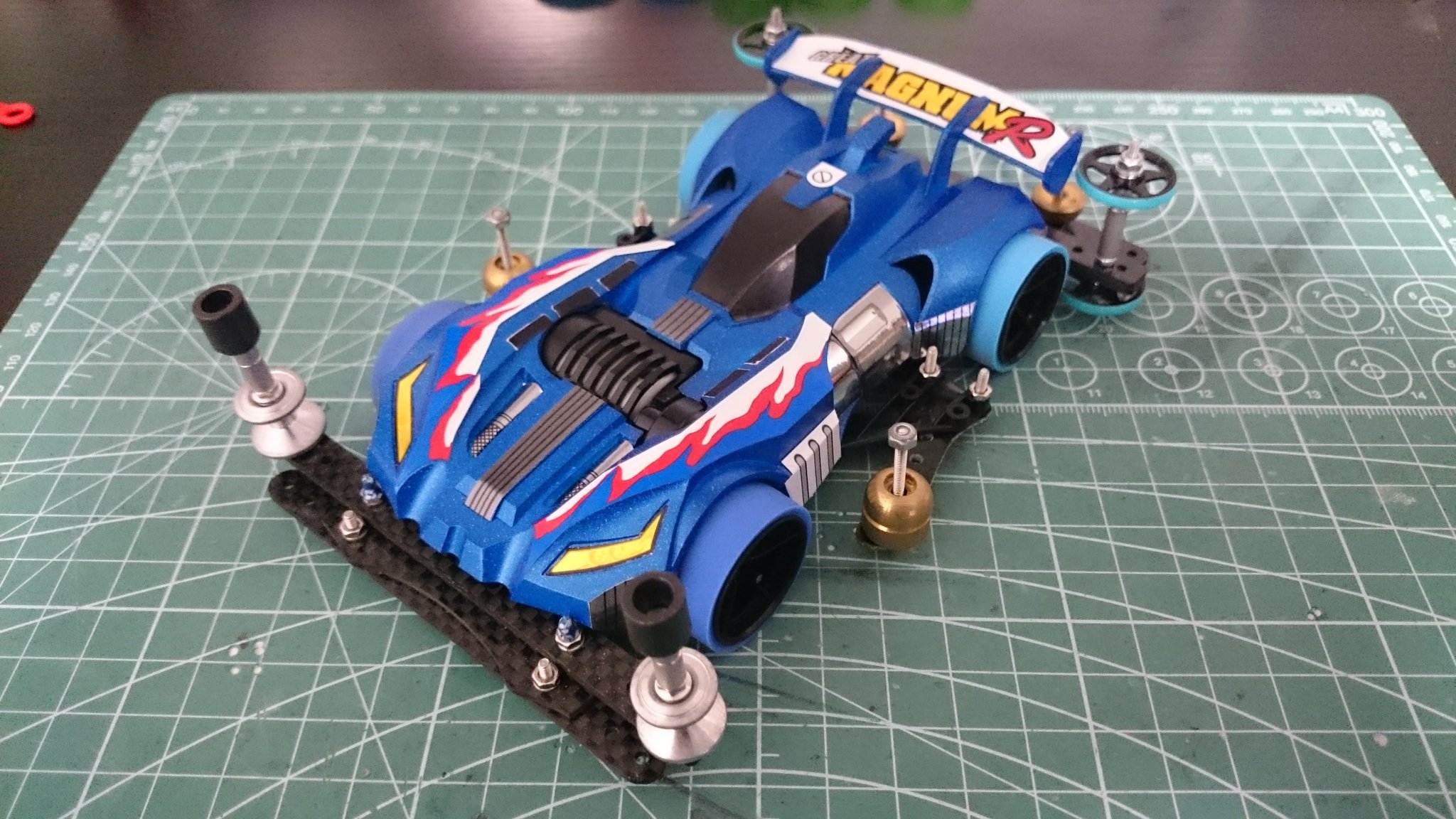 【ミニ四駆完成品】タミヤ　グレートマグナム　ベルクカイザー　カスタム　B-MAX ミニ四駆完成品】タミヤ グレートマグナム ベルクカイザー