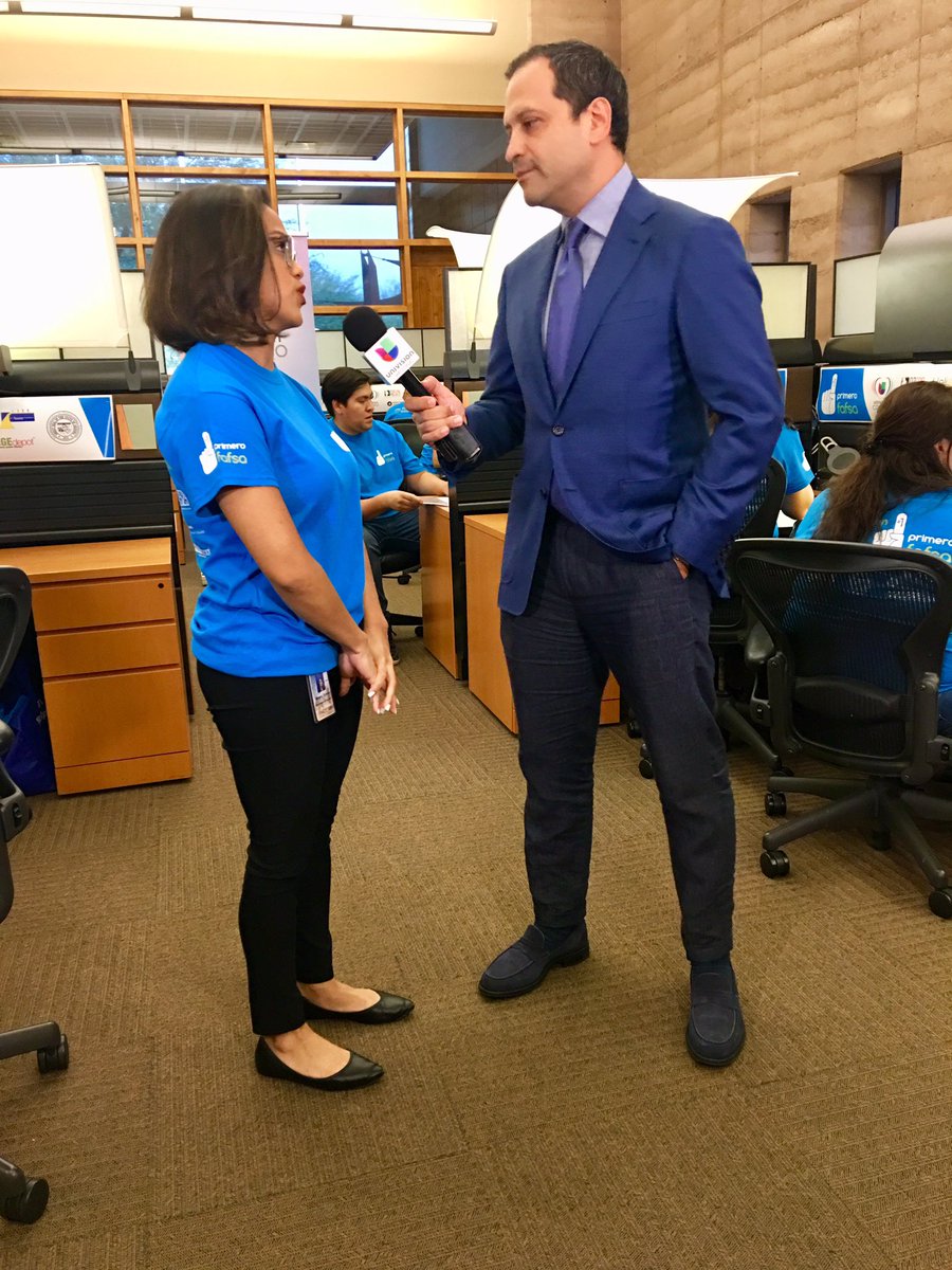 PoRtAvOz's tweet image. ¡Hay dinero para la educación! Ya estamos listos para contestar a todas sus preguntas sobre #FAFSA. Llame ya al 602-232-3533 para que expertos contesten a todas sus preguntas #Go60AZ @UniContigo @HeliosEdFnd @BeALeaderFound