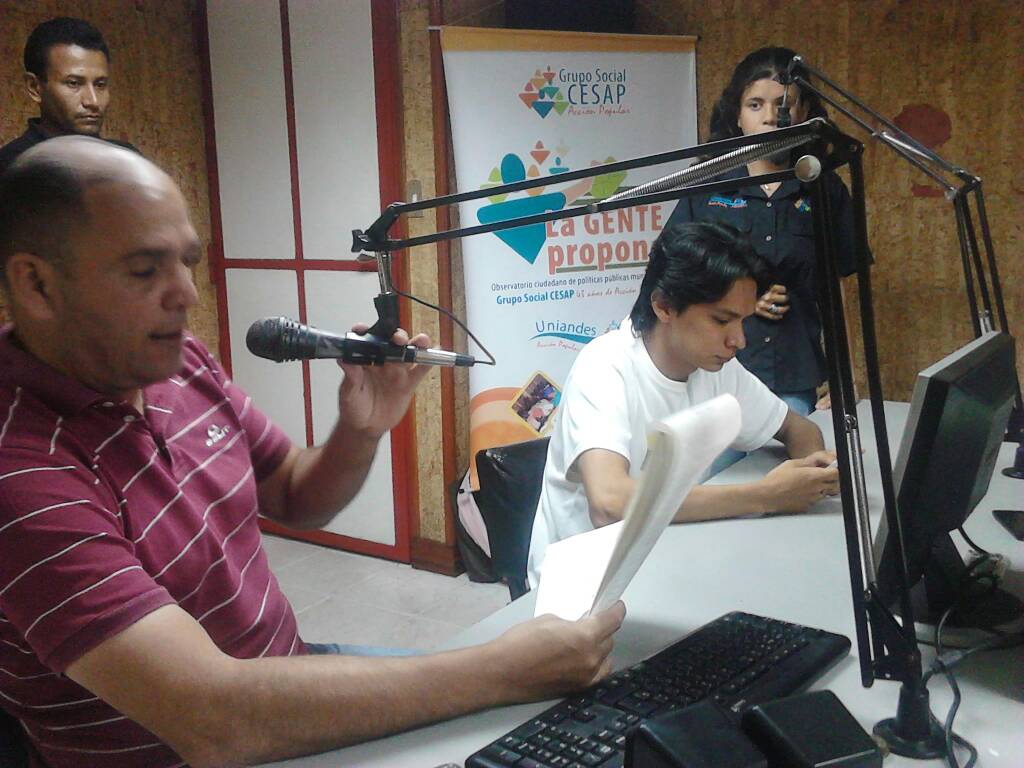 MeridaPropone's tweet image. #1Oct | Agradecemos la oportunidad que @Noticiero1027FM y @Studio102_7 brindaron en su espacio meridiano para que Nstra Coord. @andpolitologa brindara información sobre la actividad de hoy en @_AlcaldiaMerida con #VeedoresMRD junto a #LaGentePropone