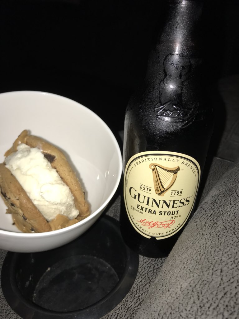MonBeerRoss's tweet photo. #dessert @GuinnessUS https://t.co/ivlsrhPVRi