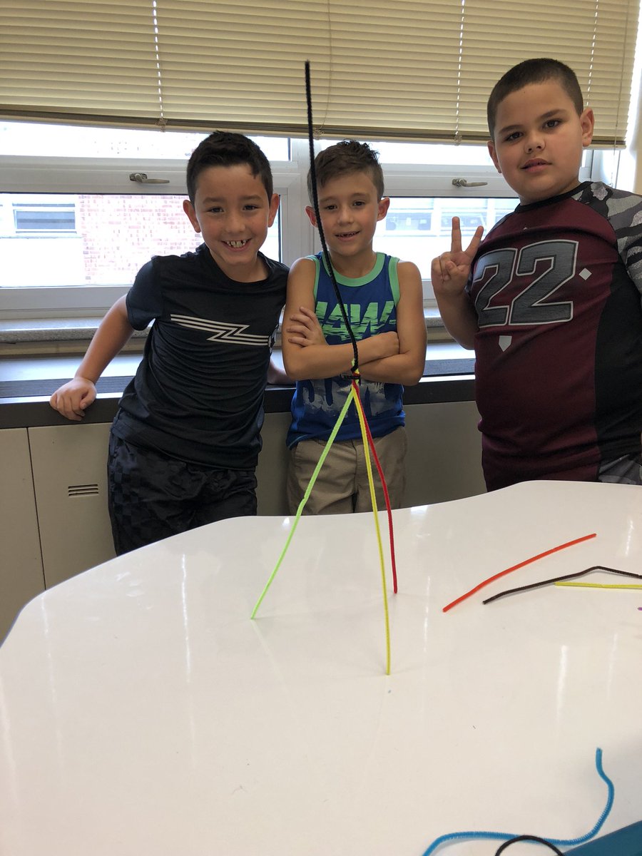 RobDesignLab's tweet photo. 3rd graders worked cooperatively to build the tallest pipe cleaner tower. The tallest tower was 18.75 inches! #teamwork #STEAM @RobertsvilleES https://t.co/wFwLisxQhe
