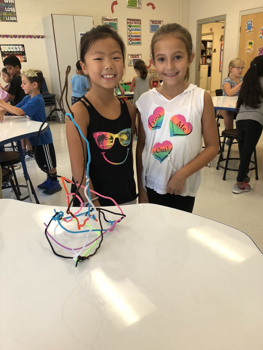 RobDesignLab's tweet photo. 3rd graders worked cooperatively to build the tallest pipe cleaner tower. The tallest tower was 18.75 inches! #teamwork #STEAM @RobertsvilleES https://t.co/wFwLisxQhe
