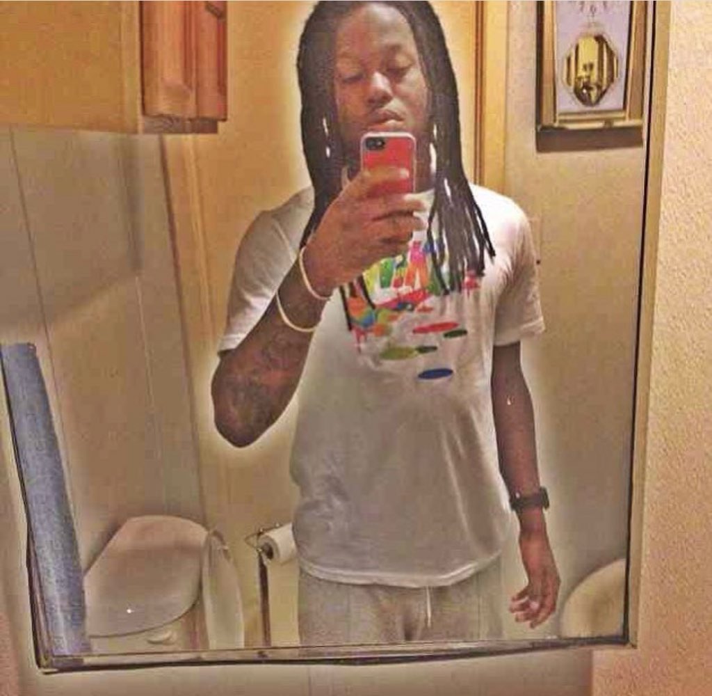 DREAMTEAM_103's tweet photo. Yo Birthday Tomorrow Huh Bih I Wish You Was Here To Cut Bro #FLYHIGHPETER πππ¦
https://t.co/gNkyYfSBBl