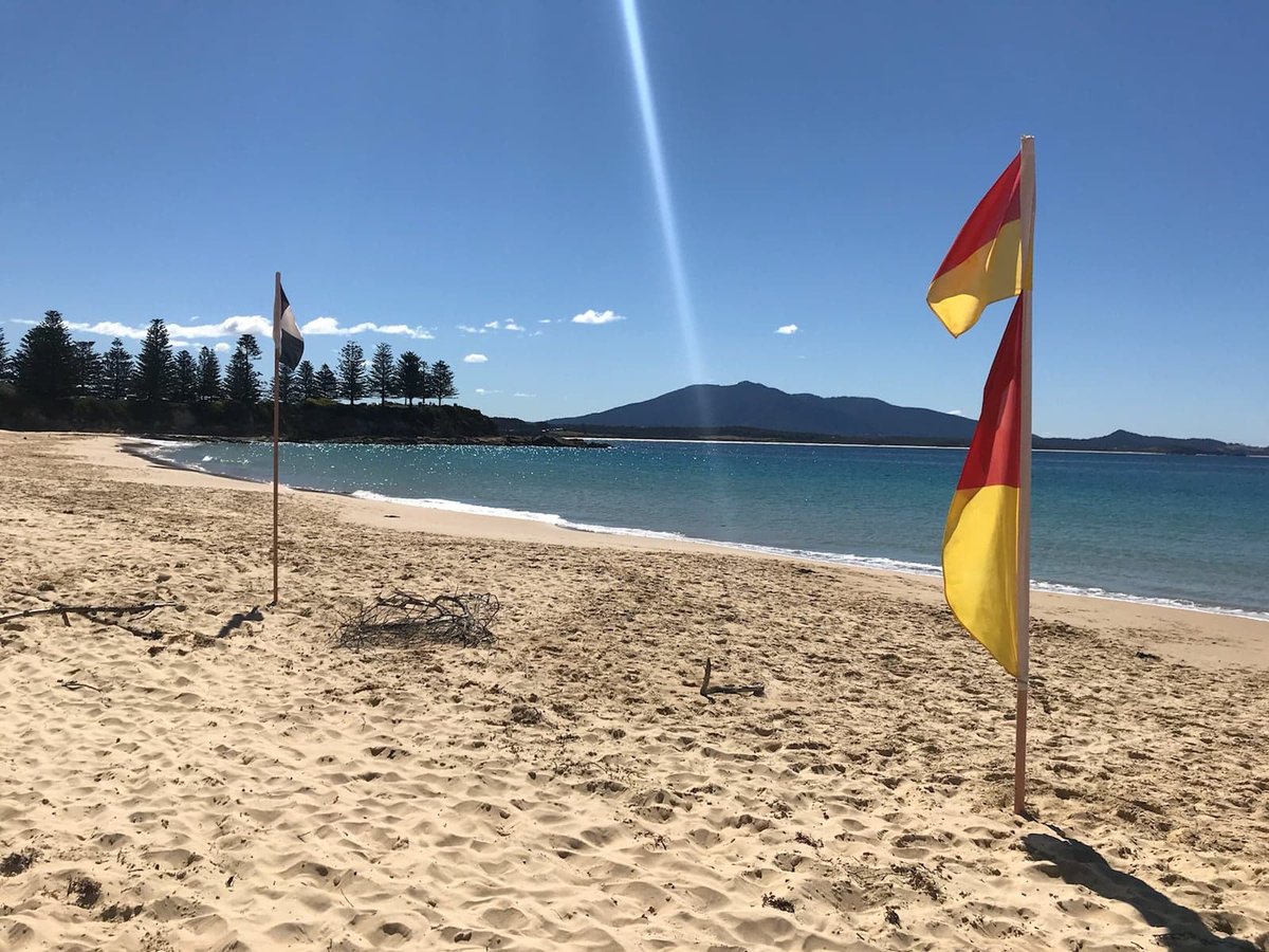 Looking forward to another stellar season down at #BeautifulBermi!

#RedandYellows #BeachSafety #ThatSurfLife #BSLSC #LoveMyBeach