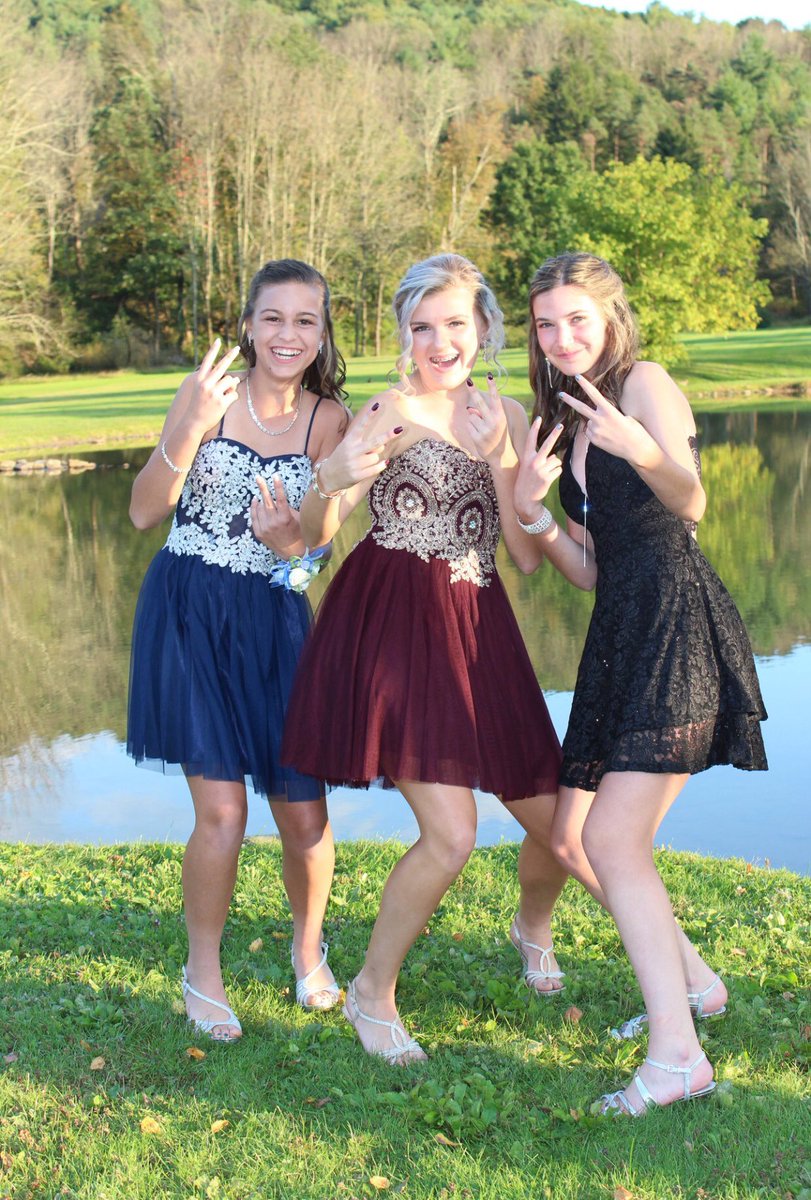 hoco 2018 with my girls💋💋