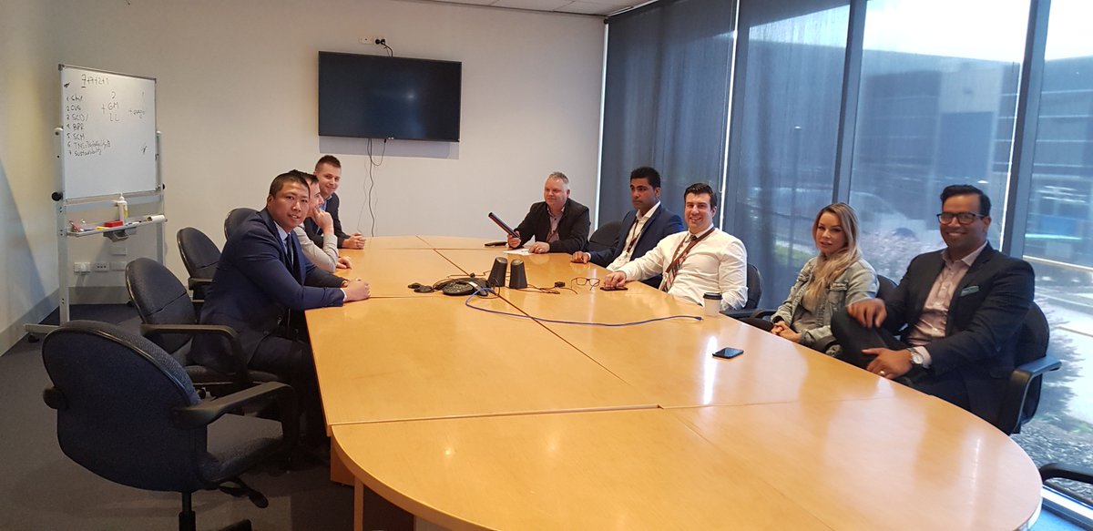 sstroner_au's tweet photo. Thanks @UPSIndonesia2 and @cjbuono_ph for sending the #UPSSafetyRelay baton to Australia again! Landing in Melbourne yesterday, our team welcomed the challenge during a safety meeting, then Centre Manager Petite Razeen handed the baton to our Feeder driver Norm Zulka.
@UPS_Asia https://t.co/5RZpFriVTu