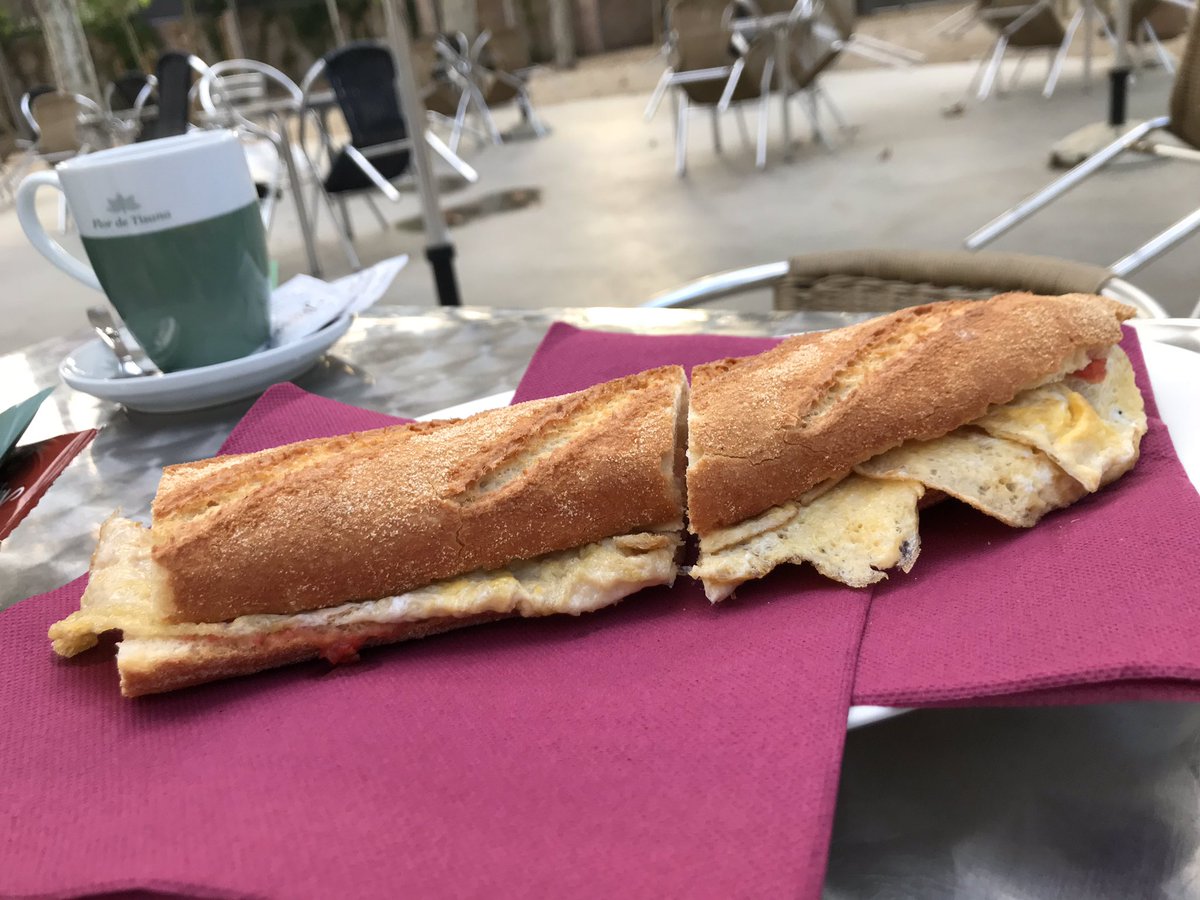 CafeArtesa's tweet photo. 💪🏼💪🏼 Agafem forces després de la Festa Major!
Hi ha alguns que comencen el dia amb un bon entrepà de truita.
Esmorzars a L’Artesà, have a good day 🤗
#josocdelarte #elpratdellobregat #lartesa #esmorzar #desayunosaludable #elprat https://t.co/sSEZWl4LTC