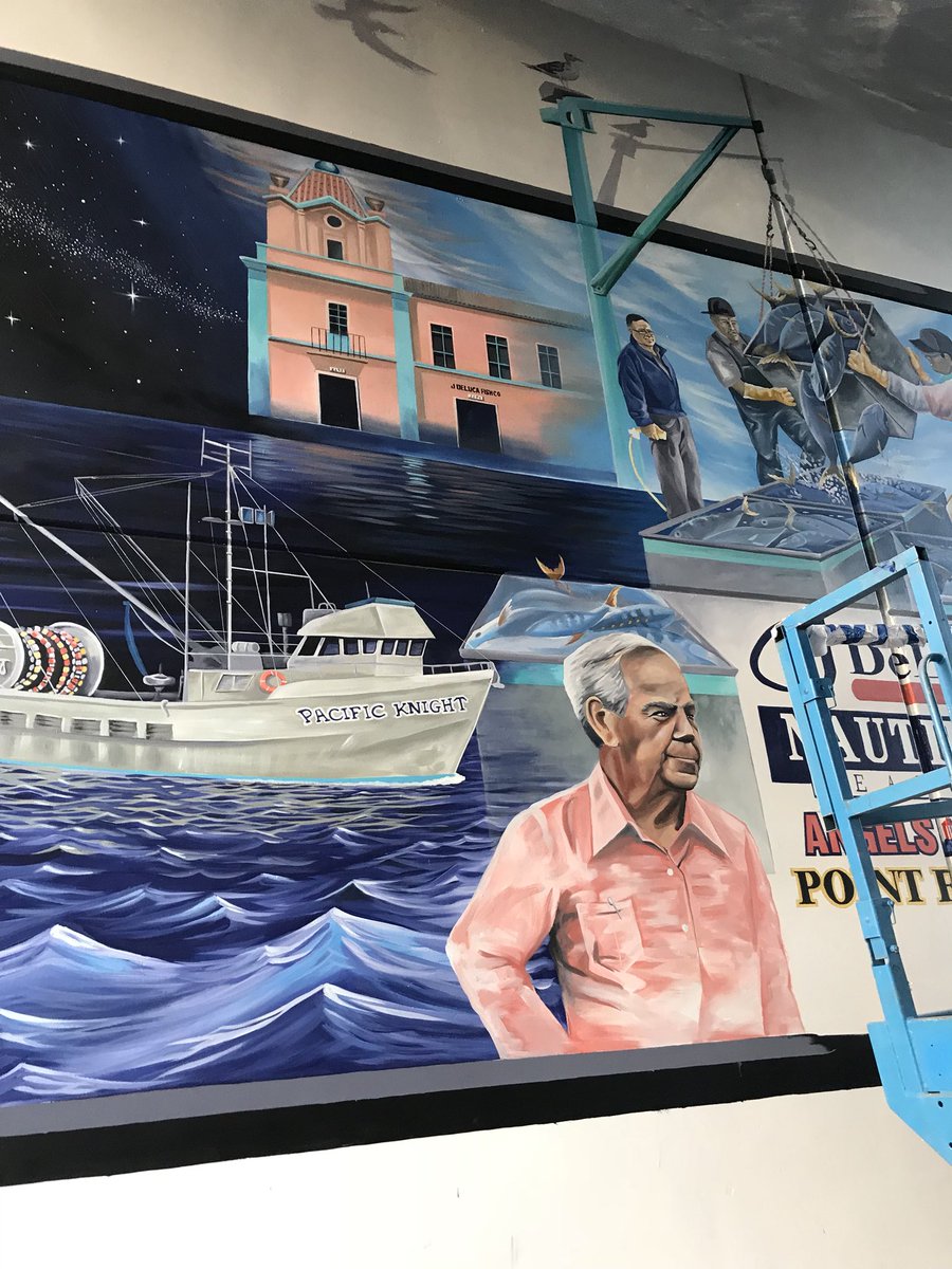 MelissaMurals's tweet image. 3 week J DeLuca Fish Company Inc. Mural almost done! It’s looking great. Working in some 3D shadows #muralist #jdeluca #muralprogress