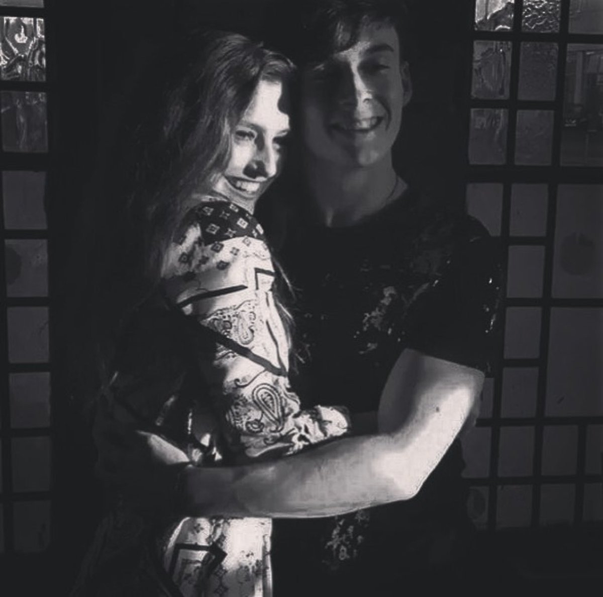 Elliee_Rixton's tweet photo. 2 years ago back when @TheHaraJosh was too hot for us all 💕 

#hotformetour https://t.co/J7hpXSsZMj