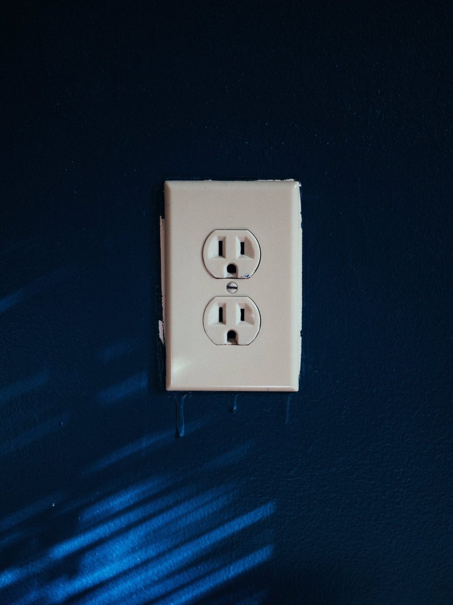 Virtualhandusa's tweet photo. Doing #ElectricalRenovations in your home and don’t know where to begin? Connect with a #VIrtualhand now. 

https://t.co/LLZ5Xa1YL6 https://t.co/66UTGrCQ1r