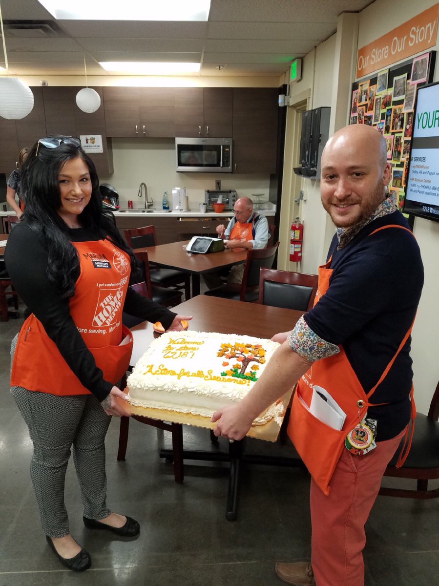 Marina11035296's tweet photo. What an amazing welcome from the 6218 team for my first day. #feelingblessed https://t.co/ZlmXGP2n0e