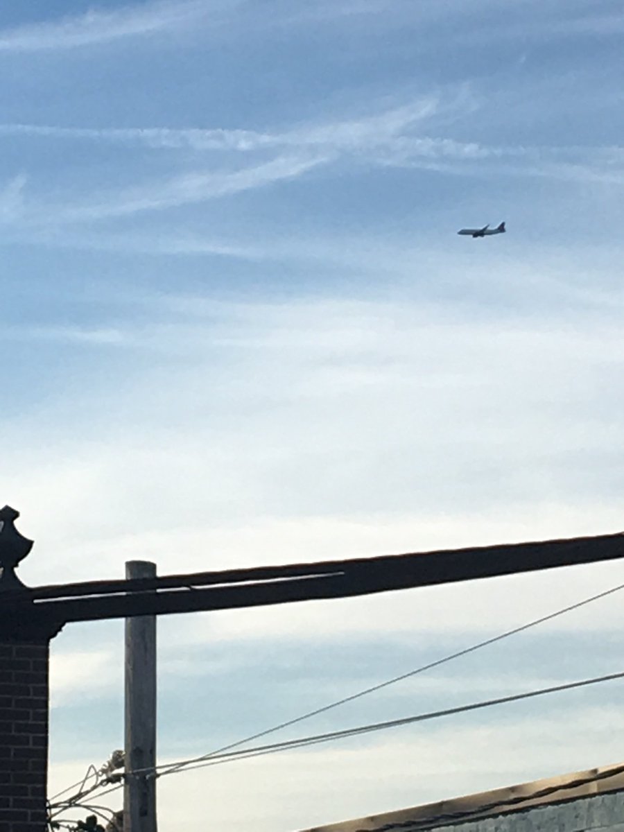 ThomasDufour19's tweet photo. Le bruit des avions survolants le comté de Maurice-Richard a été un enjeu important de la campagne dans ce comté. #polqc #qc2018 #EDM4434 https://t.co/9KKR1mWDtL