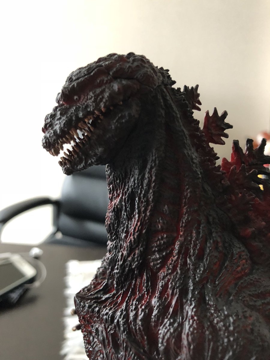 Arima ゴジラvsコング Godzilla3部作完結 On Twitter 酒井ゆうじ造形コレクション 東宝30 シリーズゴジラ2016通常カラーです 全体的にマットでリックのようなヌメヌメした感じはなく 発行も塗装による再現です 黒が強めに出ていて劇中再現としては間違いなくこの