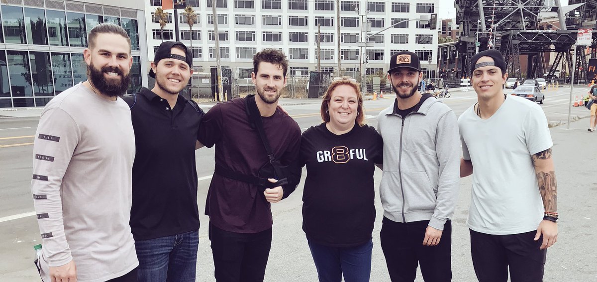 ReneeMahan1's tweet photo. You meet the nicest people after the @SFGiants games. I was trying to@just get a pick for @spamrula10 and ended up in a picture with some pretty awesome Rookies. Thanks for being so sweet @JustCK3 @steven_okert @SDugg_9 #AndrewSuarez and #Drod https://t.co/6jqh1ihVbw