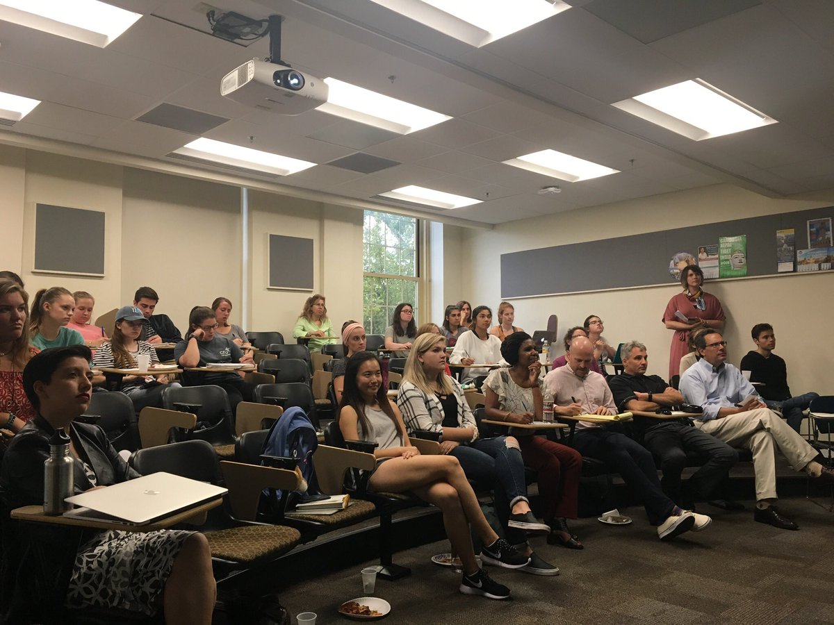 1psycholinguist's tweet photo. Students and faculty @miamiuniversity attending the first What the L? talks of 2018-19.  We will be back Nov. 5th for a talk by professor of #Psychology Christopher Wolfe titled “A Method for Automatically Evaluating Texts for Gist Inference” #WhatTheL https://t.co/iTZGDdjZdm