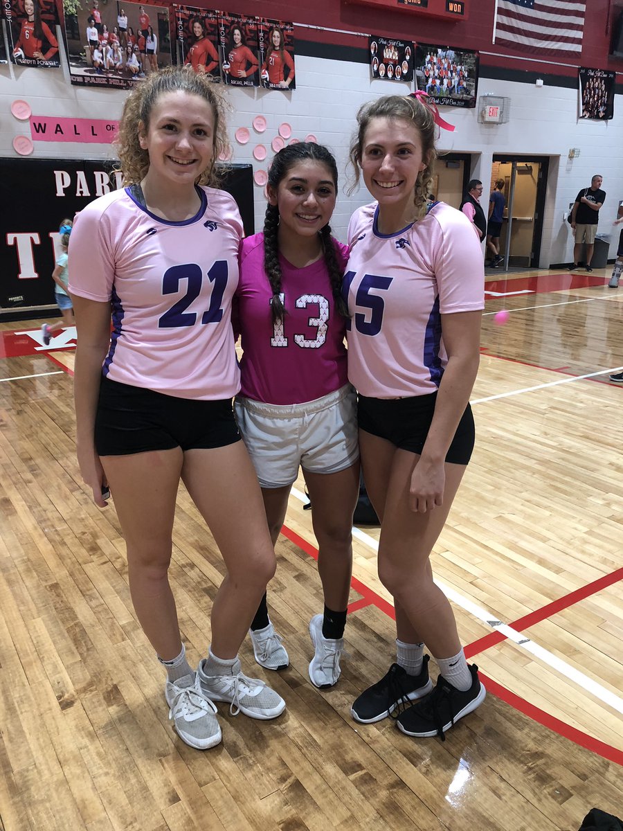 MariselaRene25's tweet photo. chiefs won and my sissy won her freshman year dig for a cure game against south! it’s a good day 💓💓💓 #DigPink #PHVB #DoWork #Chiefs #Varsity https://t.co/BP8fVFQs31
