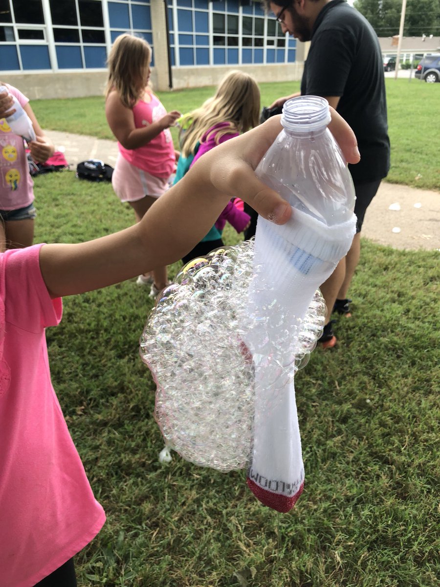 h_parsley's tweet photo. I received some awesome pics of @MannEaglesSPS scientists that I must share! Keep the #ClubEncore pics coming! #lookslikemagic #mustbescience https://t.co/3twl95SJEj