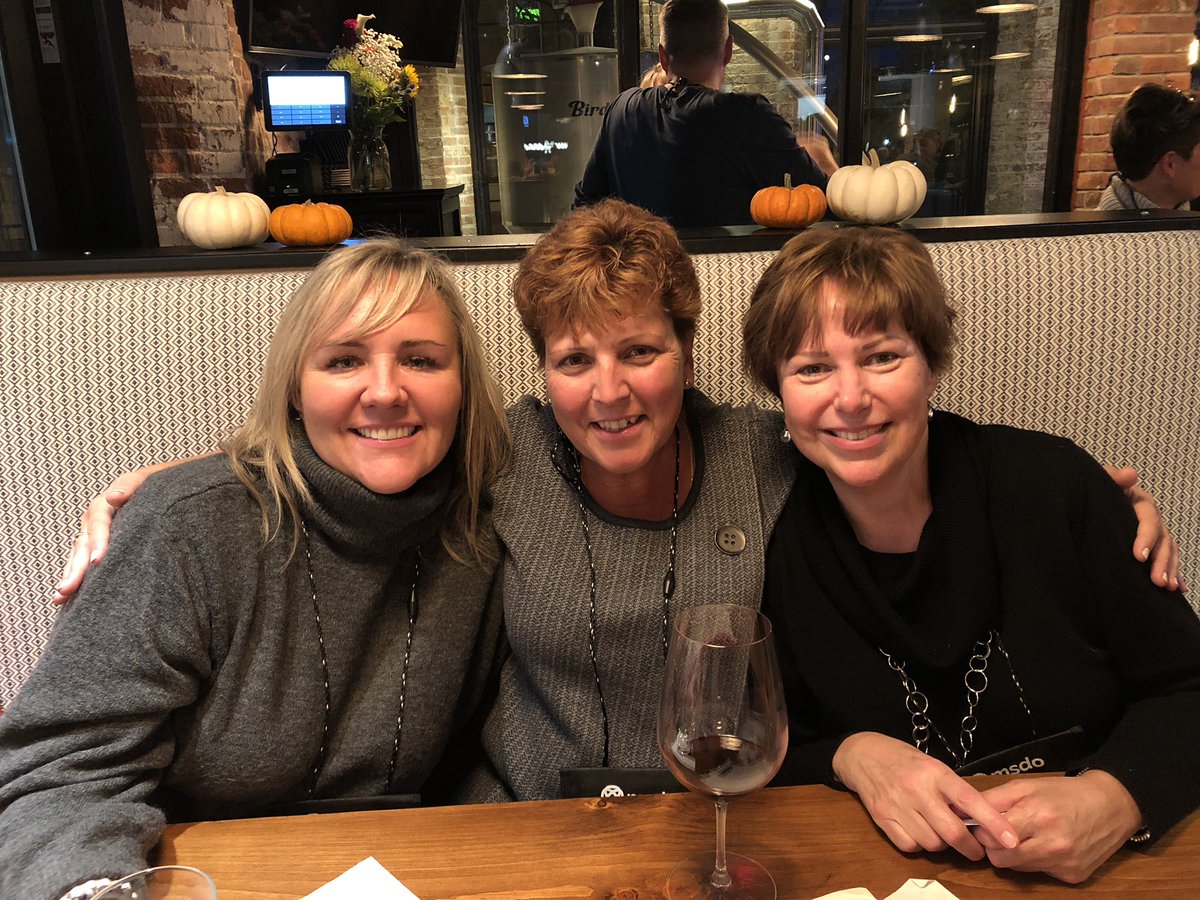 zdrienne's tweet photo. Making new connections at #MSDO2018 https://t.co/s3XXN3htkW