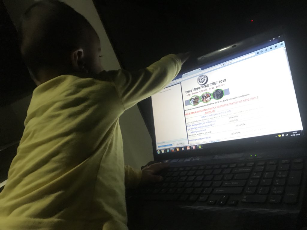 MohanSomanshu's tweet photo. From good night to good morning my daughter helping me to fill the form of UP TET for her mom.......from sevral days still disappointed. #UPTET2018 #upbasiceduboard #मिशनशिक्षणसम्वाद @PKumar59 @shikshansamvad @News18UP @CMOfficeUP https://t.co/vRNKWdP4ss