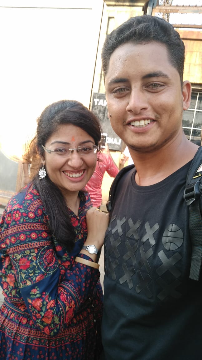 The first selfie at Mannat, in Mumbai.. @iamanjali16 says it right..you have beautiful eyes  @FarazIndiaWale Thank you for coming all the way to meet..Thank you for waiting from 6 in the morning..Stay blessed and happy, ALWAYSmeet u soon, again..
