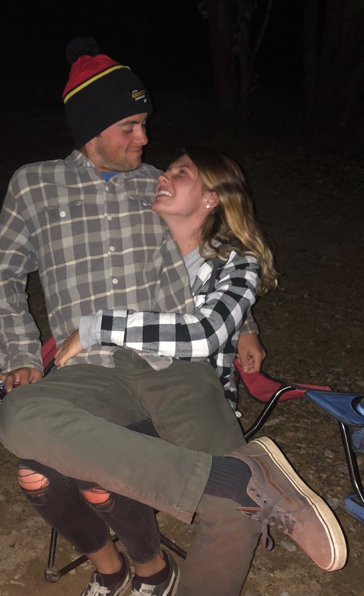 kpri345's tweet photo. Nothing feels more like happiness than the way he looks at me https://t.co/oPoAlQchUv