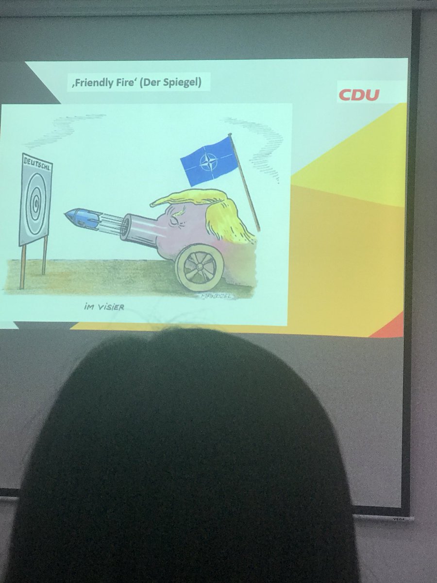 Shubhrastha's tweet photo. Klaus Schuler, Federal Managing Director of the CDU making a presentation on the shifting world order and the challenges facing the electoral German situation. #KAS #ElectionBridge https://t.co/ZkBHxBdfMk